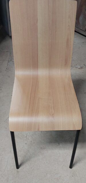 conjunto de mesa e cadeiras design moderno