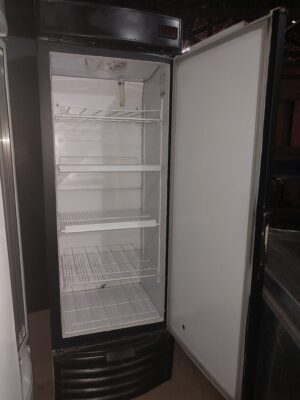 Cervejeira vertical Gelopar 127V