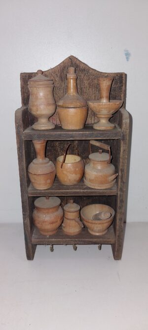 Casinha artesanal de madeira